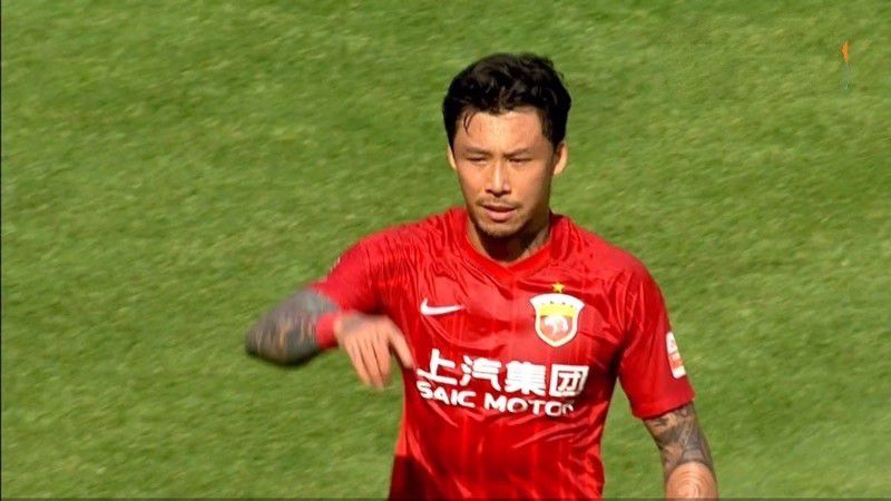 所以，如果是燕京叶家的人，钟天宇肯定惹不起，但如果是叶家的外戚，那钟天宇还真不怯场。